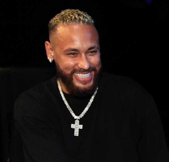 Neymar Jr. deixa de seguir suposta mãe de seu terceiro filho