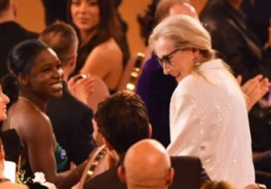 Diva e atrasada! Meryl Streep chega minutos após o <i>Grammy 2024</i> começar e é pega no flagra