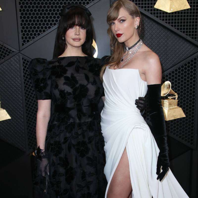 Taylor Swift e Lana Del Rey chegam juntas no tapete vermelho do Grammy 2024. Veja os melhores