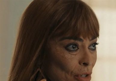 Após viralizar com aparência envelhecida em <i>Renascer</i>, Juliana Paes mostra processo para retirar maquiagem