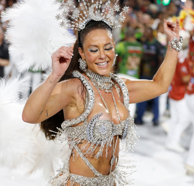 Paolla Oliveira reflete sobre fofocas que mulheres enfrentam: <i>- Carnaval é um ótimo momento para o desprendimento</i>