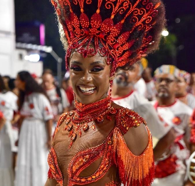 Erika Januza declara amor à Unidos da Viradouro e fala sobre preparações para o desfile