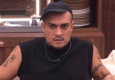 Teoria de maldição, cantoria e muita reclamação! Saiba como foi a madrugada no <i>BBB24</i>