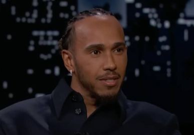 Fenômeno da <i>Fórmula 1</i>, Lewis Hamilton abre álbum de fotos de viagem ao Brasil
