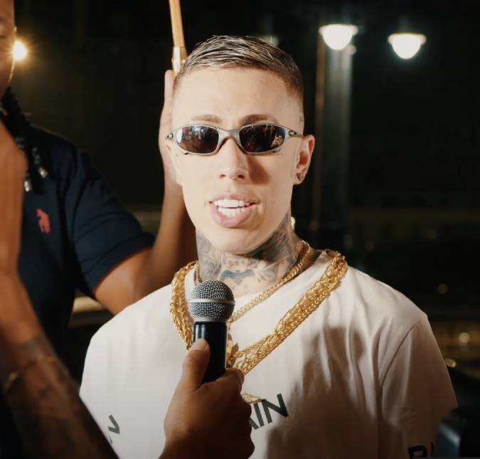 MC Daniel se pronuncia após se tornar alvo de polêmicas durante trio da Anitta: <i>- Insistem em tentar me derrubar</i>