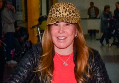 Zilu Godoi curte barzinho acompanhada de Marle Mattos: <i>- Essa mulher é da noite</i>