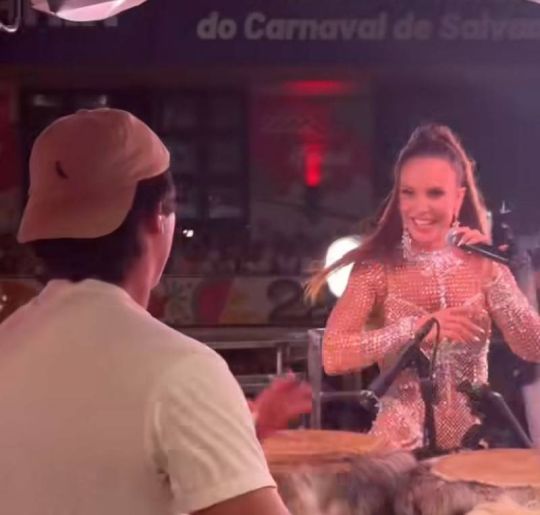 Ivete Sangalo canta ao lado do filho em trio elétrico. Veja quem mais animou a noite do Carnaval de Salvador!