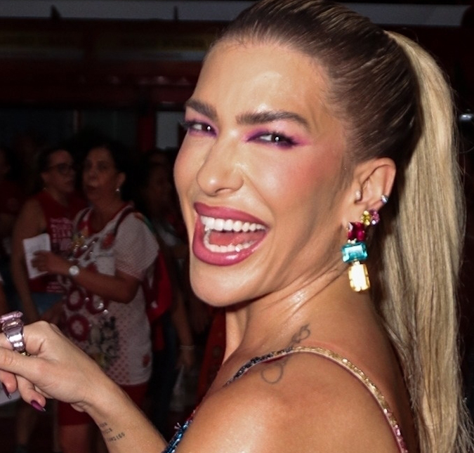 Em época de Carnaval, Lore Improta revela que ficou de <i>perna bamba</i> e brinca: <i>- Só <i>show</i> não pode</i>