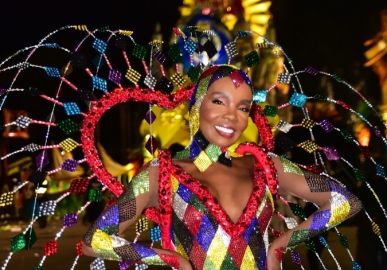 Com Thelma Assis como destaque, Mocidade Alegre é bicampeã do Carnaval de São Paulo