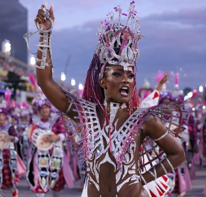 Com Erika Januza como Rainha de Bateria, Unidos da Viradouro é campeã de 2024 do Carnaval no Rio de Janeiro