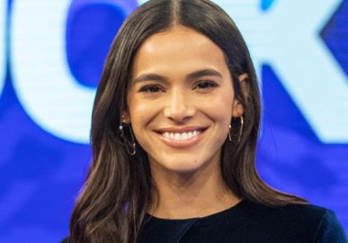 Bruna Marquezine sobre os <i>looks</i> usados no Carnaval: <i>Oportunidade de ter mais liberdade criativa</i>