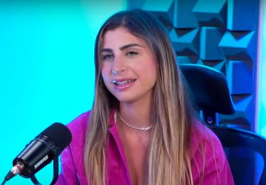 Após expor traição, Renata Heilborn posta cliques curtindo evento: <i>Todos os perrengues são dançáveis</i>