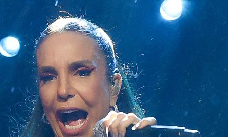 Ivete Sangalo solta a voz em <i>show</i> no Desfile das Campeãs em São Paulo