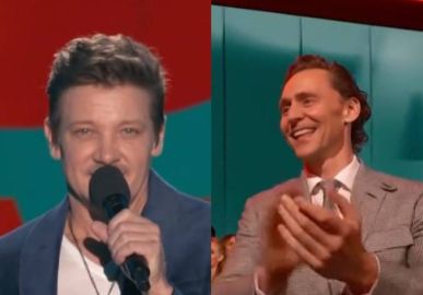 Depois de grave acidente, Jeremy Renner apresenta prêmio no <i>People's Choice Awards</i> e é aplaudido de pé por Tom Hiddleston