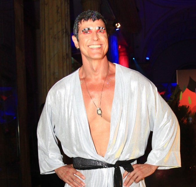 Reynaldo Gianecchini revela ter feito terapia após críticas por viver <i>drag queen</i> em <i>Priscilla</i>
