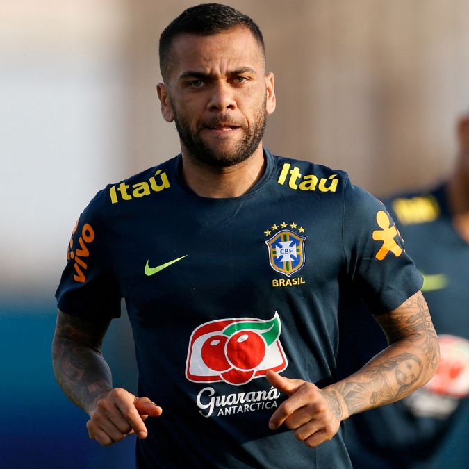 Daniel Alves pode ser solto em julho em caso de bom comportamento após condenação por estupro, diz jornal