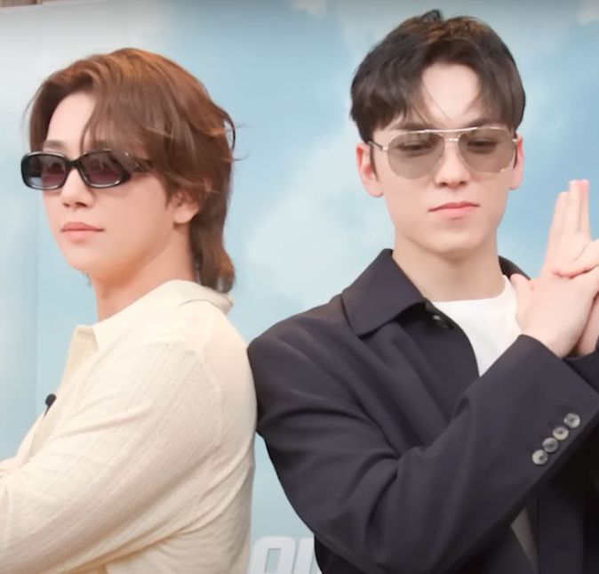 Tendo estreado em 2015, o Seventeen tem 13 integrantes ao todo e quatro deles não nasceram na Coreia do Sul. Na foto acima, você vê Joshua e Vernon, a dupla que veio dos Estados Unidos. Tendo estreado em 2015, o Seventeen tem 13 integrantes ao todo e quatro deles não nasceram na Coreia do Sul. Na foto acima, você vê Joshua e Vernon, a dupla que veio dos Estados Unidos.