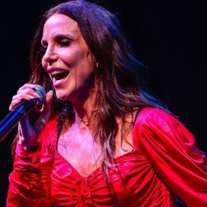 Ivete Sangalo conta que preferiu passar pelos sintomas da menopausa: <i>- Viver a experiência</i>