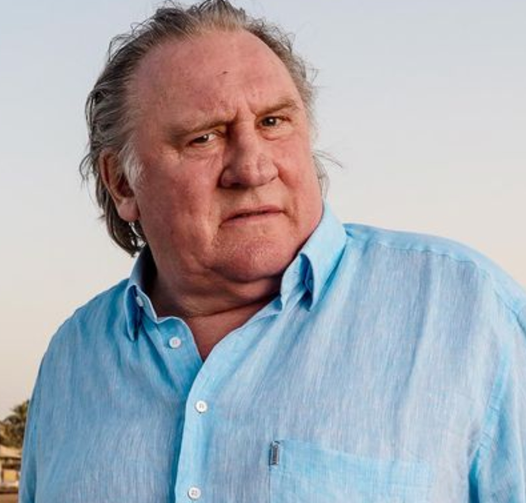 Aos 75 anos de idade, Gérard Depardieu é acusado de abuso sexual por cenógrafa