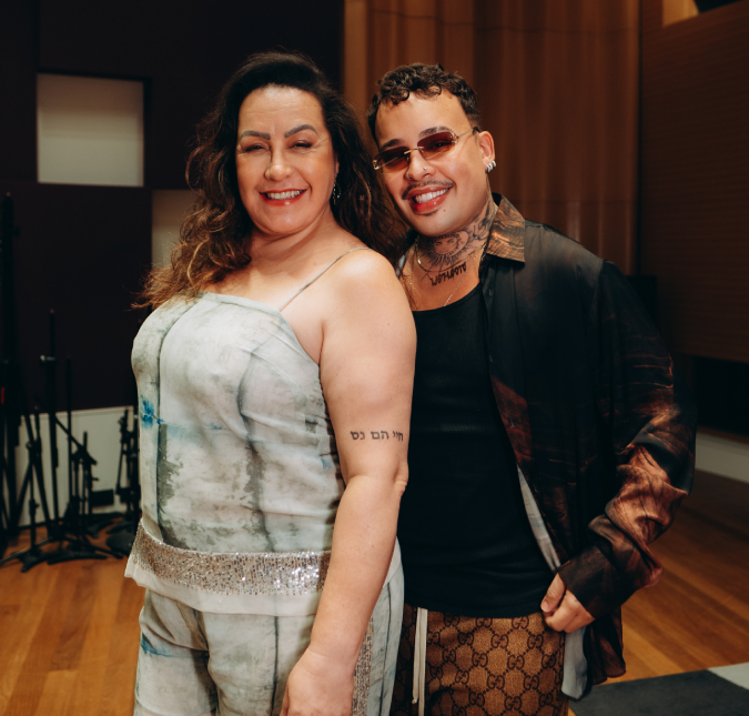 Gloria Groove grava parceria musical em novo álbum de sua mãe, Gina Garcia