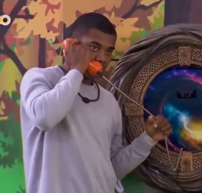 Davi atende <i>Big Fone</i> e está emparedado no <i>BBB24</i>