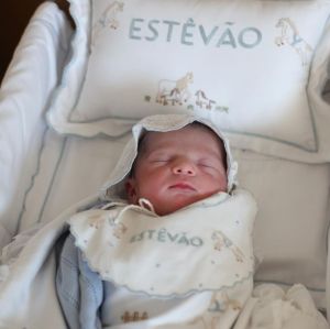 Confira os momentos de Estêvão, sexto filho de Juliano e Letícia Cazarré