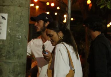Está rolando? Rafa Kalimann é flagrada em bar com ator Allan Souza Lima e reacende rumor de romance