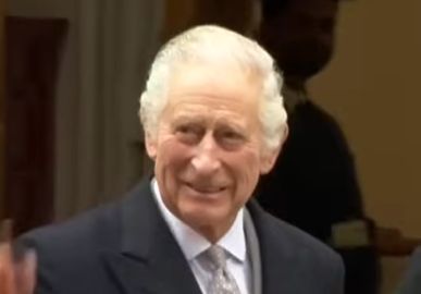 Em meio a tratamento contra câncer, Rei Charles III cumpre segundo dia de reuniões no palácio