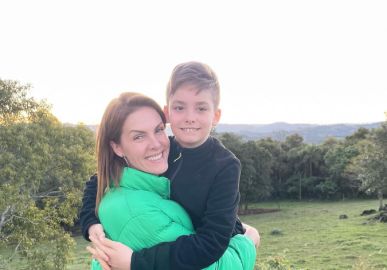 Ana Hickmann abre coração em aniversário de dez anos de idade de Alezinho: <I>Meu orgulho</I>; confira os melhores momentos dela ao lado do filho