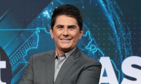 De volta ao <i>SBT</i>, Cesar Filho relembra falas de Silvio Santos e Íris Abravanel quando deixou a emissora: <i>- As portas estarão abertas para você voltar</i>