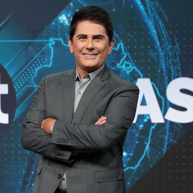 De volta ao <i>SBT</i>, Cesar Filho relembra falas de Silvio Santos e Íris Abravanel quando deixou a emissora: <i>- As portas estarão abertas para você voltar</i>