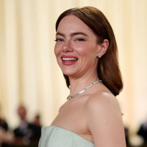 Ela é o momento! Confira clipes que provam que Emma Stone protagonizou o <i>Oscar 2024</i>