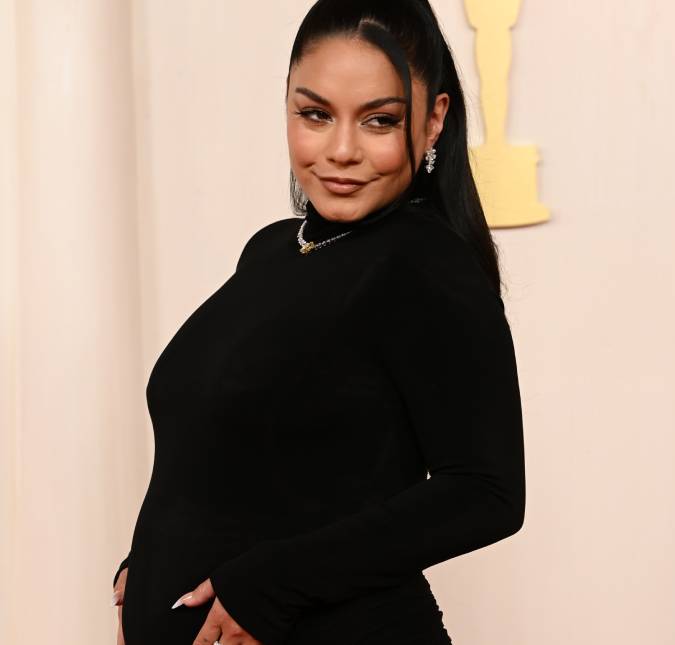 Vanessa Hudgens anuncia gravidez em tapete vermelho do Oscar 2024