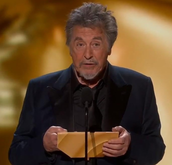 Al Pacino explica motivo de não citar os indicados a Melhor Filme no <I>Oscar 2024</I> e se desculpa: <I>Não foi minha intenção omiti-los</I>