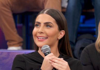 Jade Picon exibe joias e sapato extravagante que usou para <i>after party</i> do <i>Oscar 2024</i>
