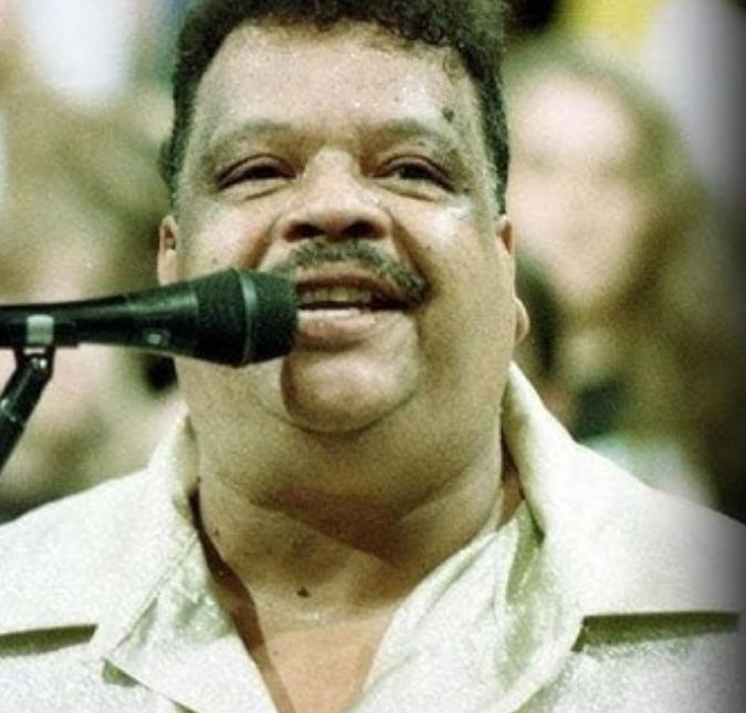 Coreógrafo entra na Justiça para pedir exumação de corpo de Tim Maia e provar paternidade, diz colunista Rodrigo Rezende está desde 2021 tentando provar que é filho do cantor