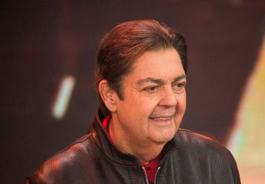 Após passar por embolização, Faustão fala sobre recuperação: <i>- Estou na espera, na arte da paciência</i>