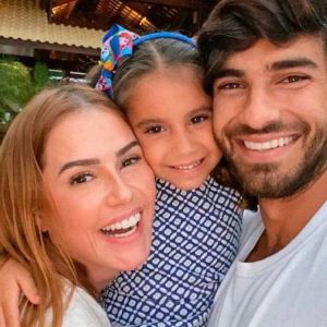 Confira os momentos mais marcantes da família de Deborah Secco e Hugo Moura