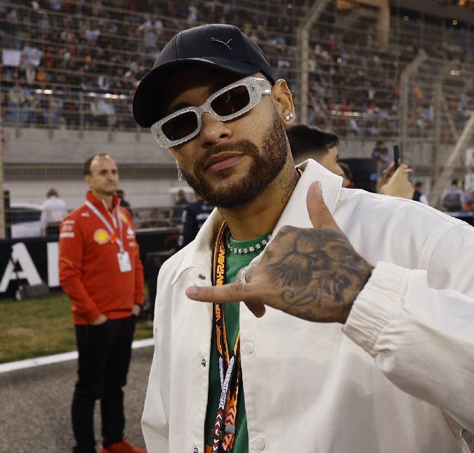 Modelo húngara volta a afirmar que Neymar Jr. é pai de sua filha, diz colunista - Estrelando