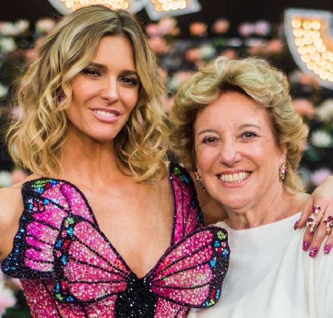 Fernanda Lima desabafa sobre dor da morte da mãe: -<i>Parece mentira</i>