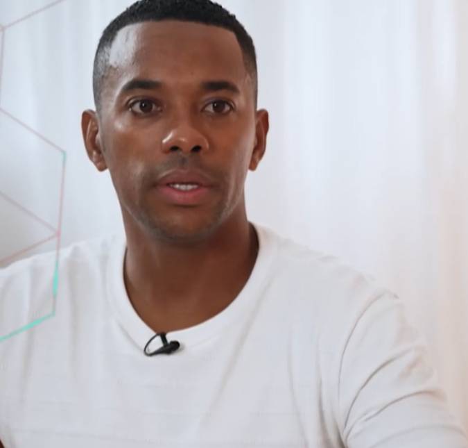 Nas vésperas de julgamento no Brasil, Robinho concede entrevista sobre condenação por estupro ao <i>Domingo Espetacular</i>