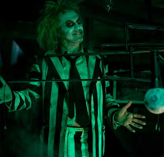 Visuais de Michael Keaton, Jenna Ortega e Winona Ryder na continuação de <I>Beetlejuice</i> são revelados; veja