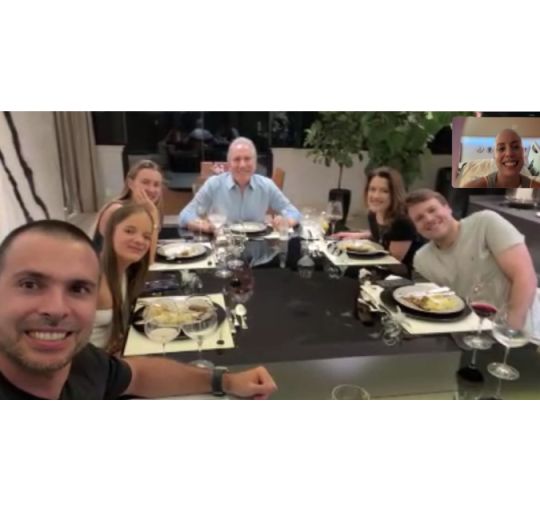Fabiana Justus compartilha foto de jantar em família enquanto está internada para tratar câncer. Veja o que se sabe sobre a leucemia da influenciadora