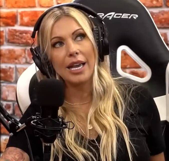 Acusada de ser pivô de separação de Pyong Lee e Sammy, Antonela conta sua versão dos fatos: Você sabe que não sou culpada Os dois protagonizaram momentos de flertes durante o Ilha Record