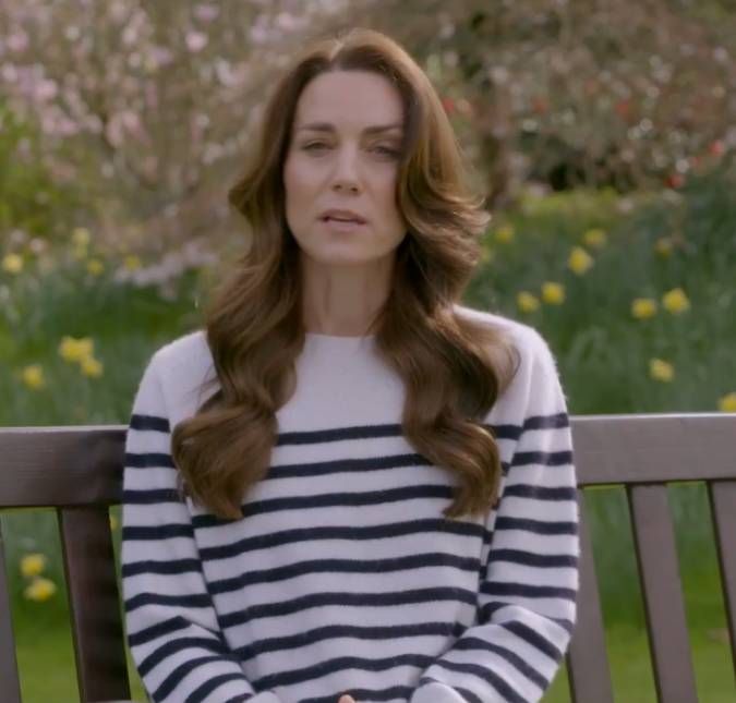 Kate Middleton revela diagnóstico de câncer: Estou ficando forte a cada dia Depois de muitos boatos, a Princesa de Gales fez o anúncio ela mesma através das redes sociais