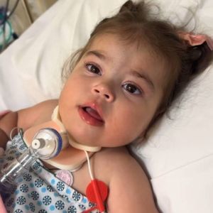 Juliano Cazarré atualiza estado da filha após procedimento para trocar cânula. Veja tudo sobre o caso da criança