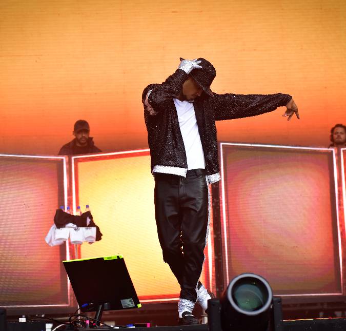 MC Livinho faz homenagem a Michael Jackson e é ovacionado pelo público no Lollapalooza