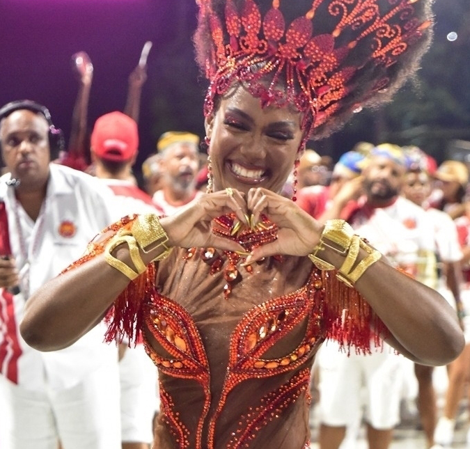 Erika Januza é confirmada como rainha de bateria da Unidos da Viradouro em 2025 e comemora: <i>Sempre foi um sonho</i>