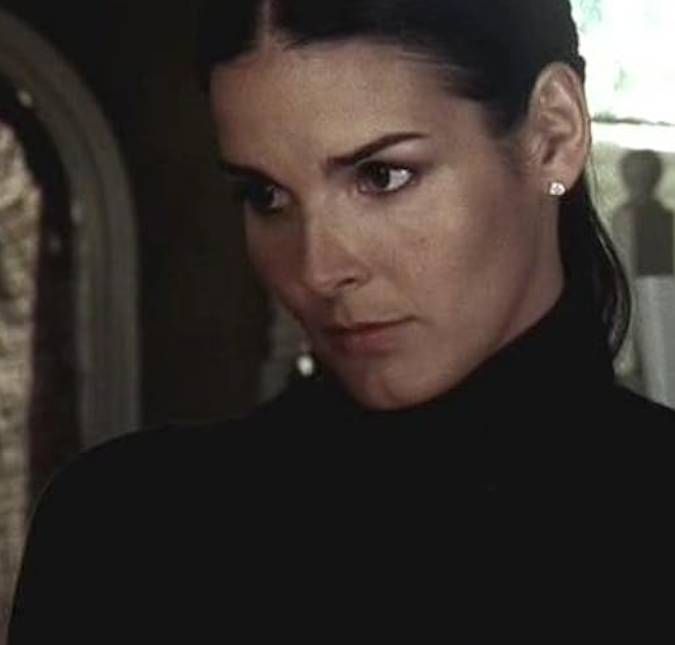 Atriz diz que entregador atirou e matou seu cachorro: Estamos completamente traumatizados O fato trágico aconteceu no domingo de Páscoa, no dia 31 de março