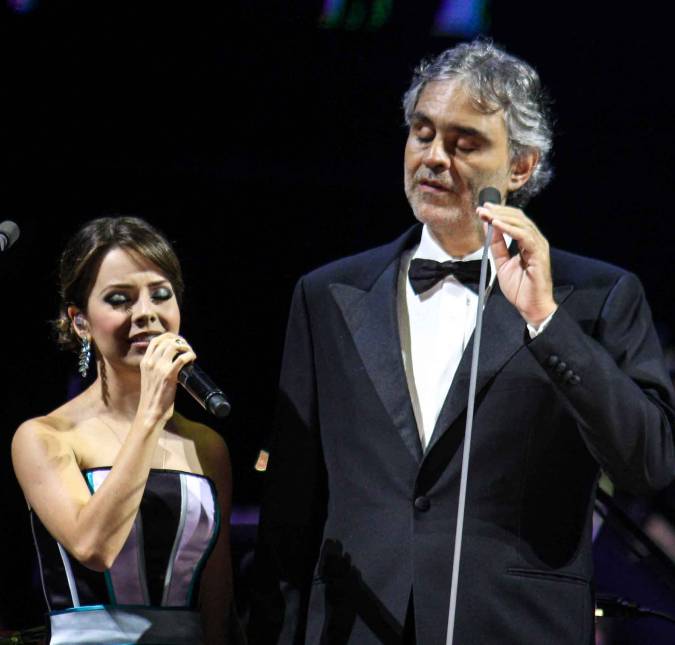 Grandes parceiros no palco! Veja alguns dos melhores momentos de Andrea Bocelli e Sandy